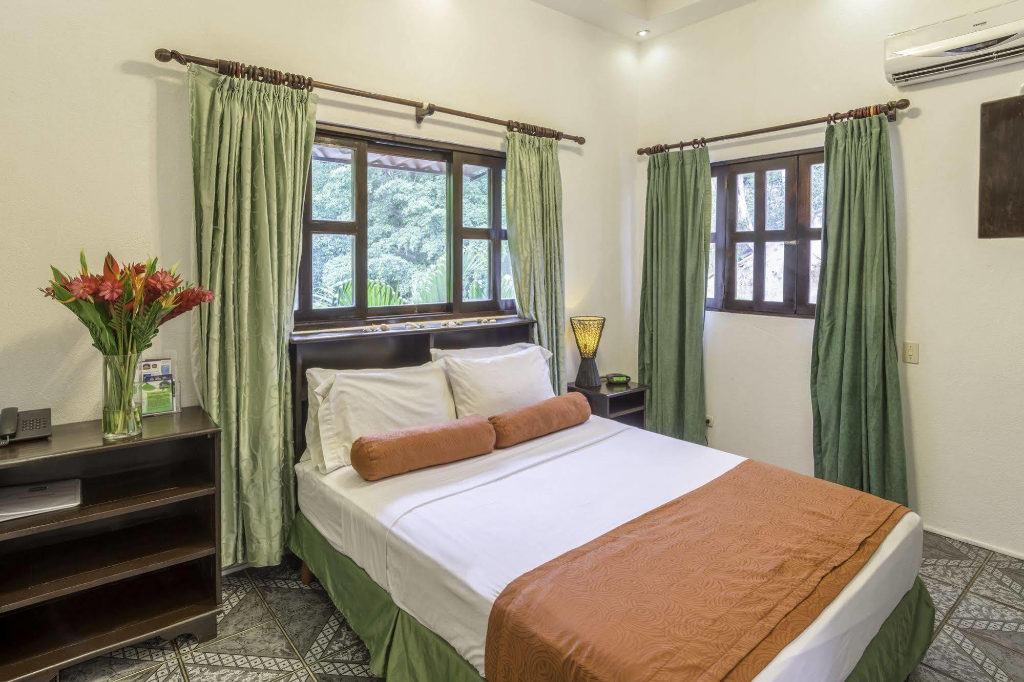 Best Western Tamarindo Vista Villas Eksteriør billede